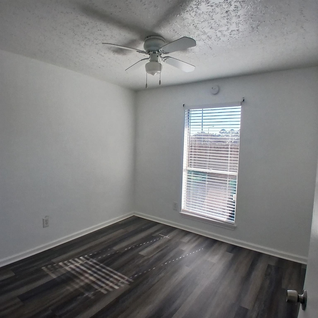 5436 Parkridge Drive - Photo 3