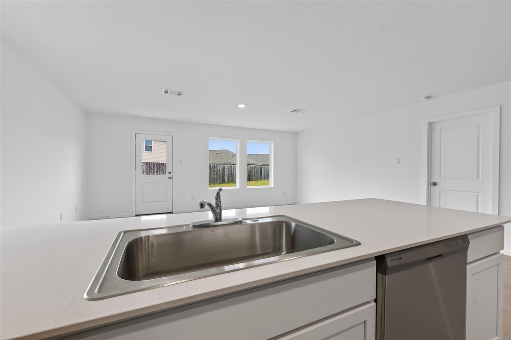 216 Amy Street - Photo 15