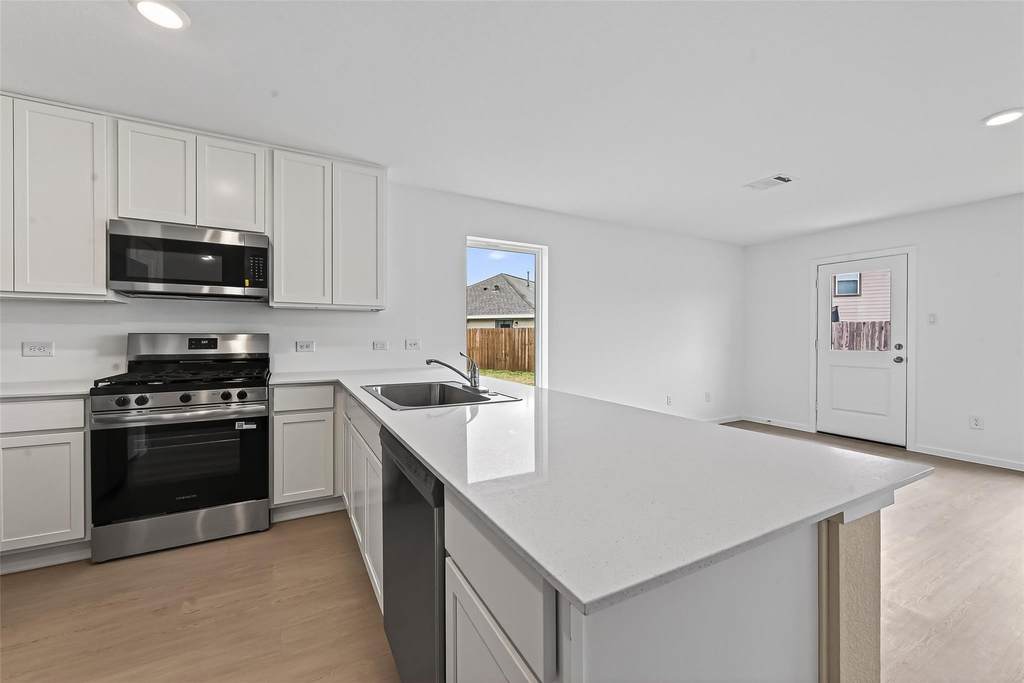 216 Amy Street - Photo 11