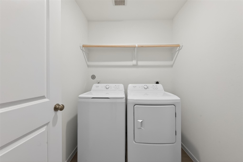 216 Amy Street - Photo 29