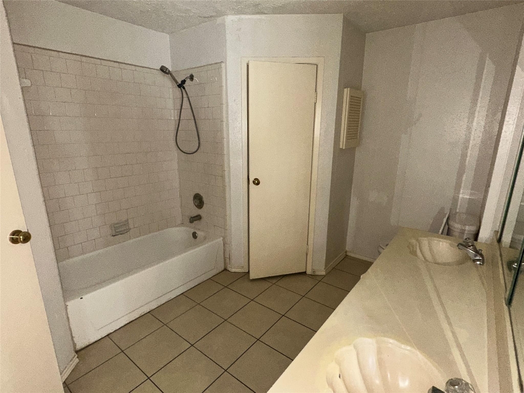6939 Greenyard Drive - Photo 7