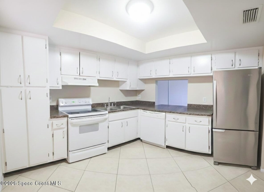 3150 N Harbor City Boulevard - Photo 0