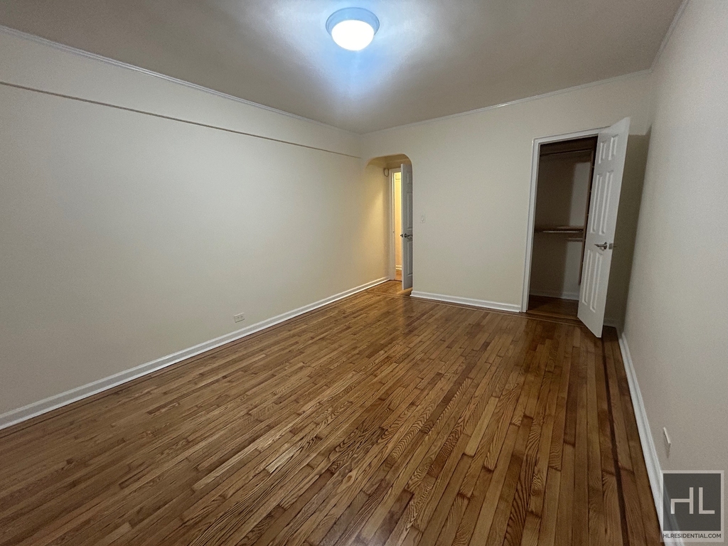 East 24 Street - Photo 2