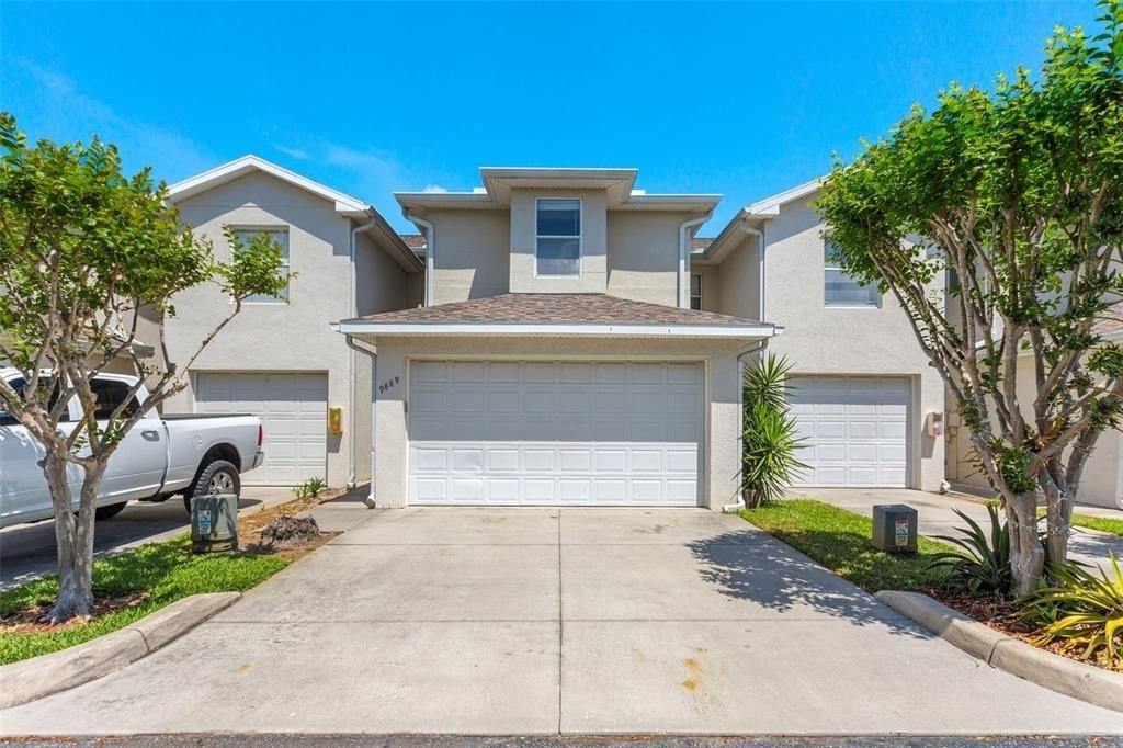 9889 66th Street N - Photo 1