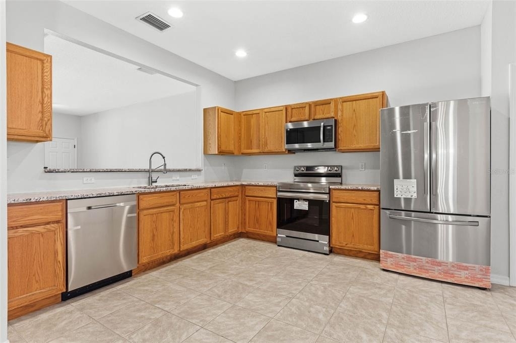 9889 66th Street N - Photo 5