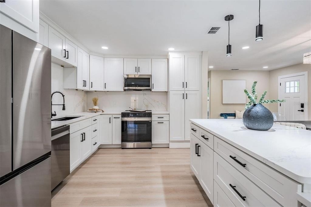 1104 S Lois Avenue - Photo 9
