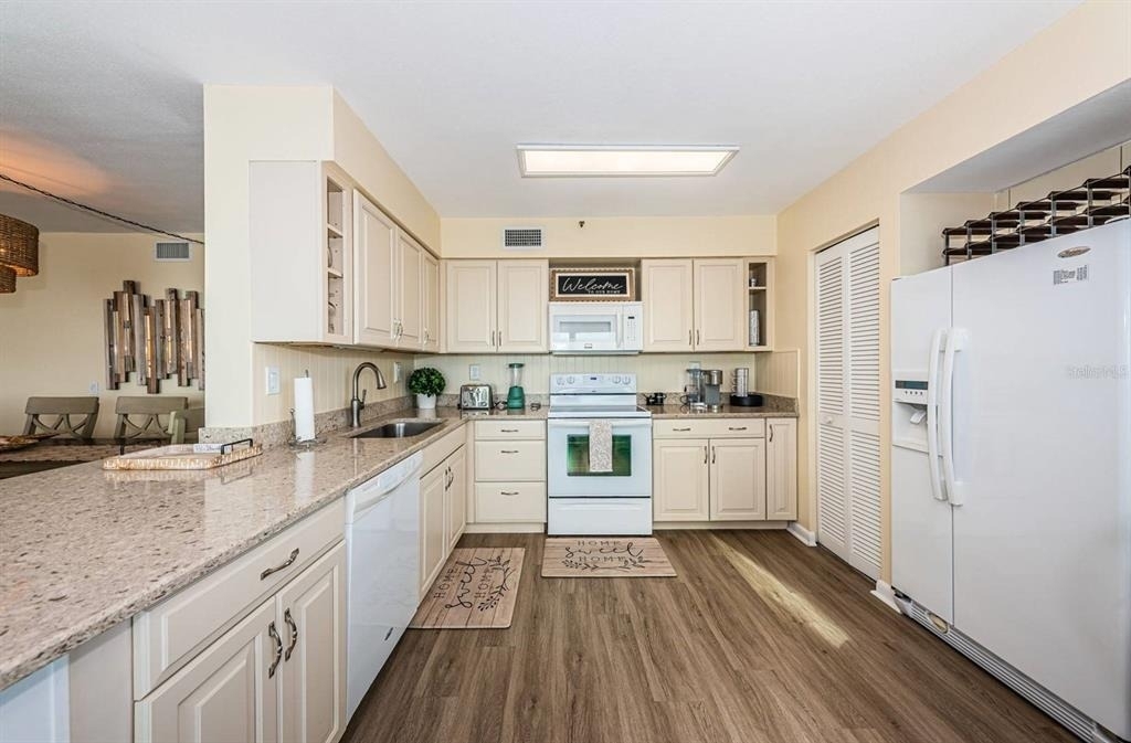 6291 Bahia Del Mar Circle - Photo 4