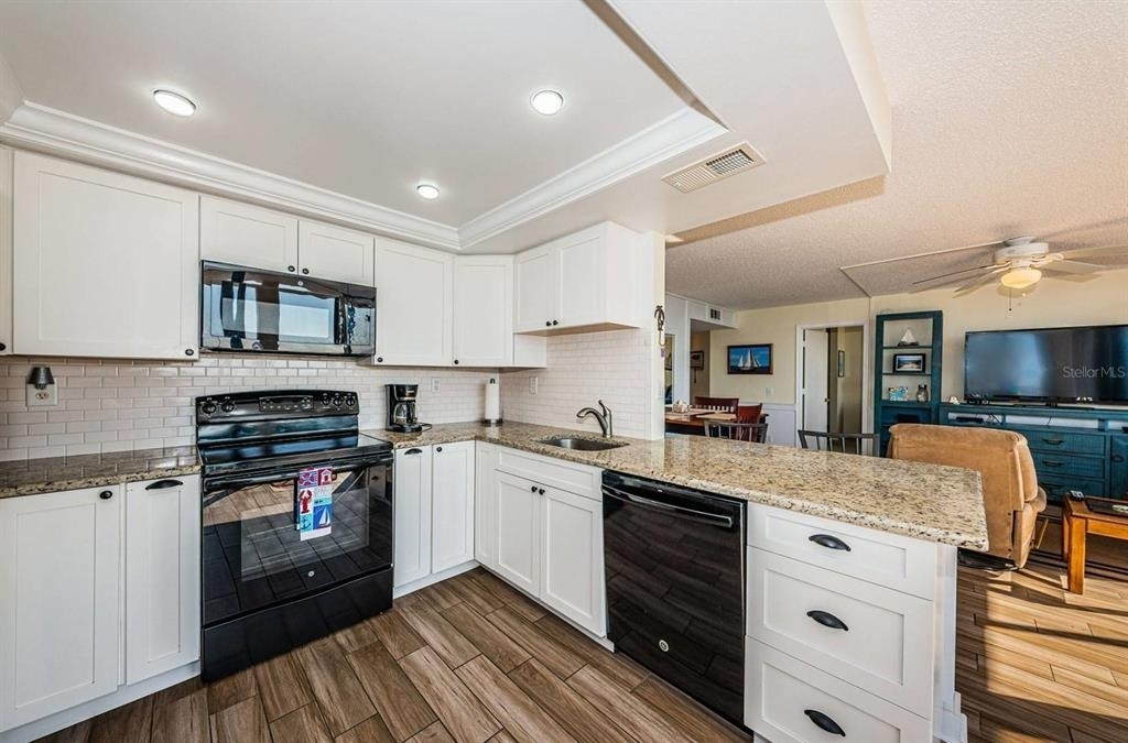 6357 Bahia Del Mar Boulevard - Photo 8