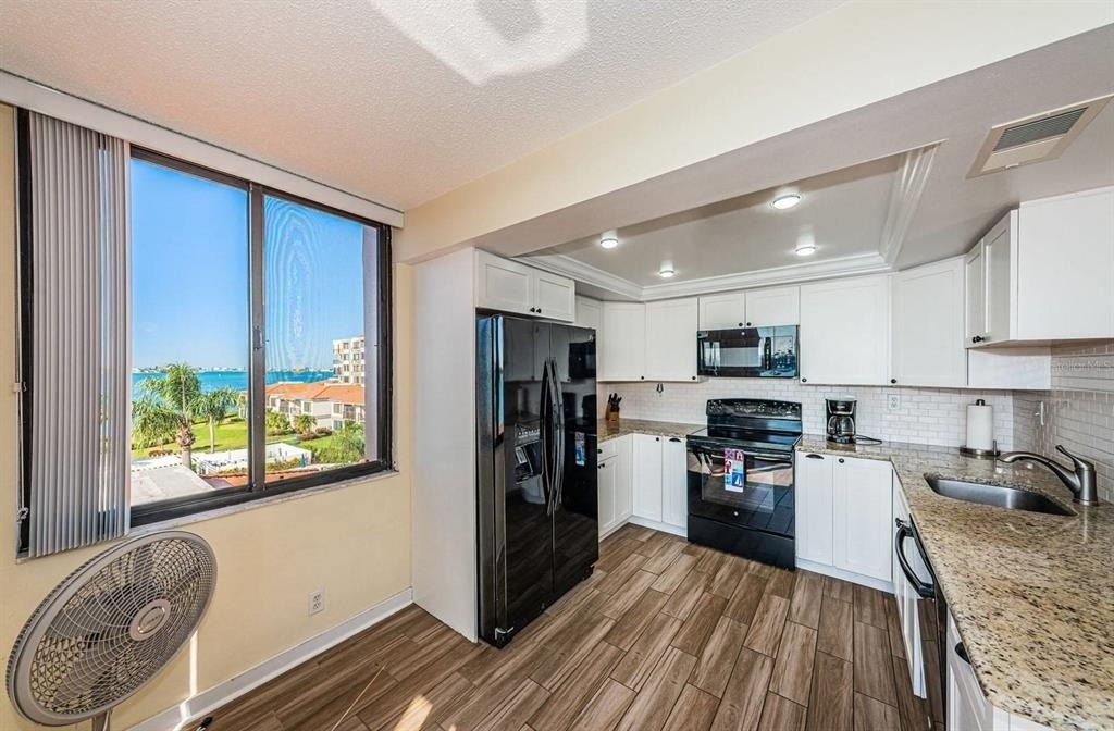 6357 Bahia Del Mar Boulevard - Photo 7