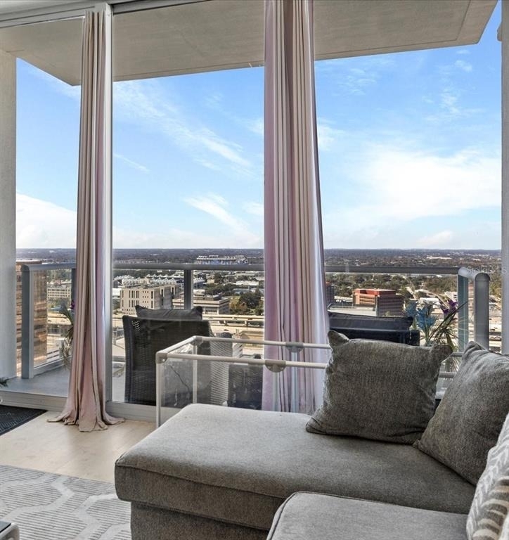 150 E Robinson Street - Photo 4