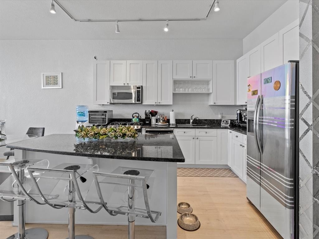 150 E Robinson Street - Photo 2