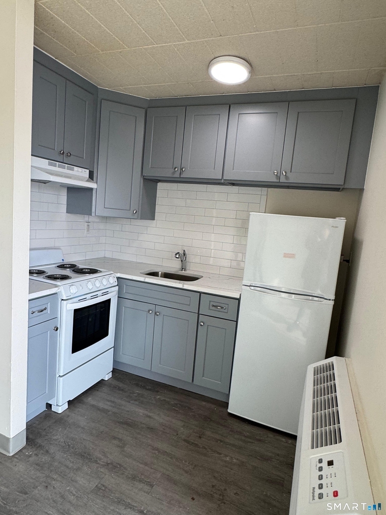 1575 Boston Avenue - Photo 0