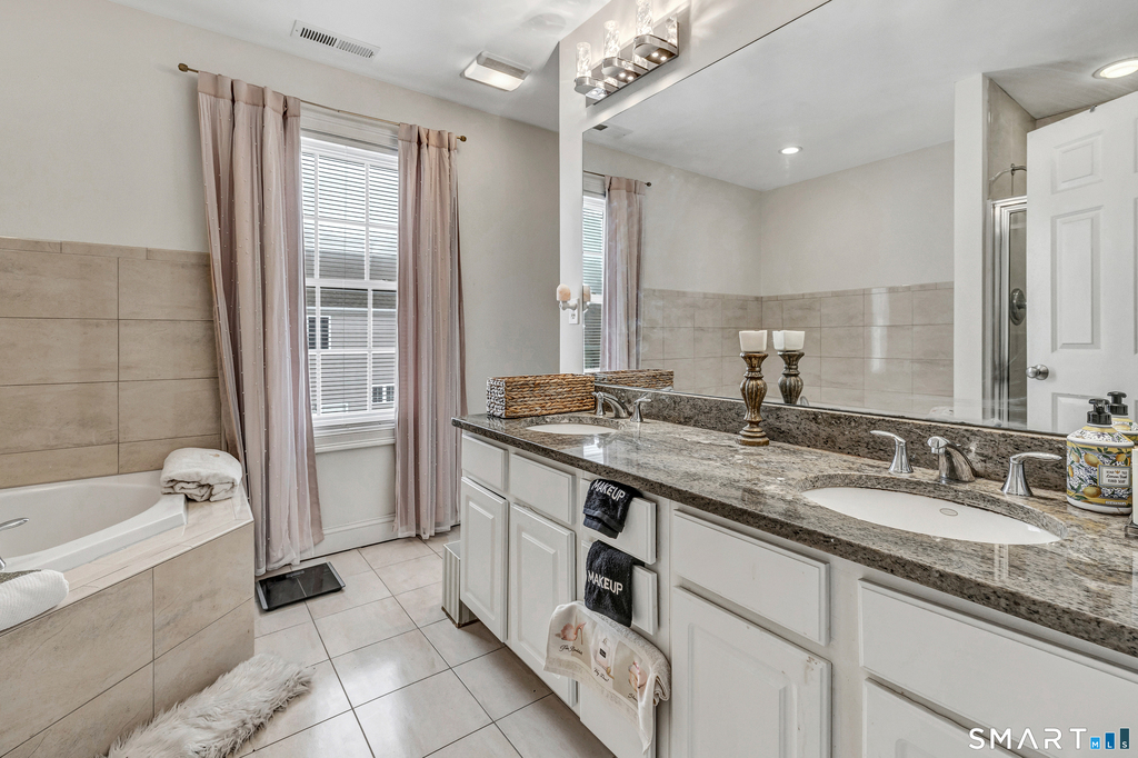 240 Highland Avenue - Photo 33