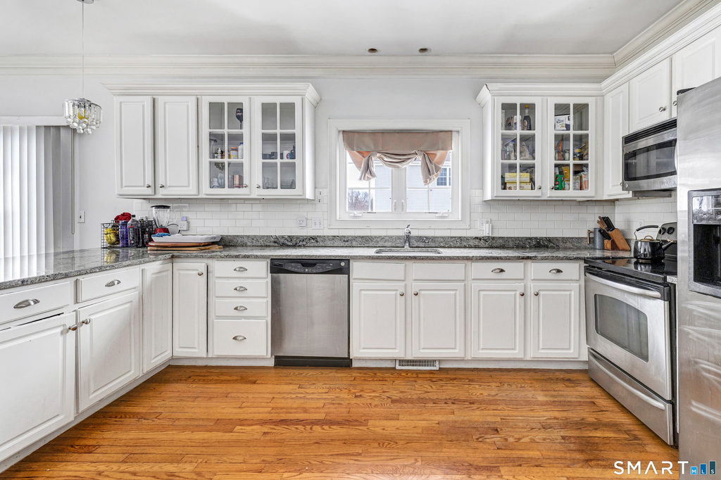 240 Highland Avenue - Photo 21