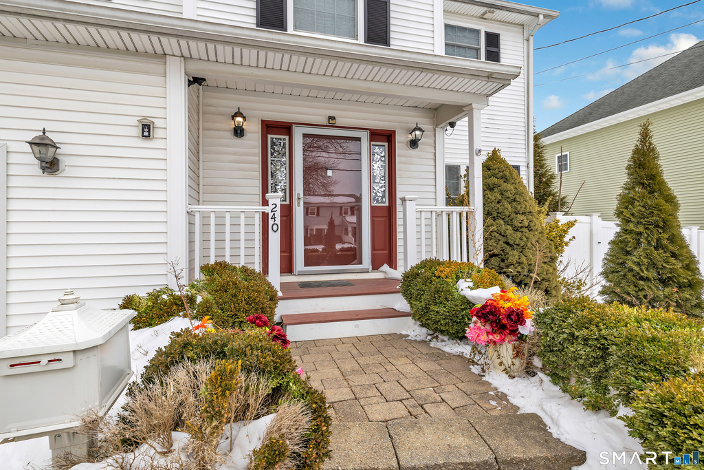 240 Highland Avenue - Photo 4