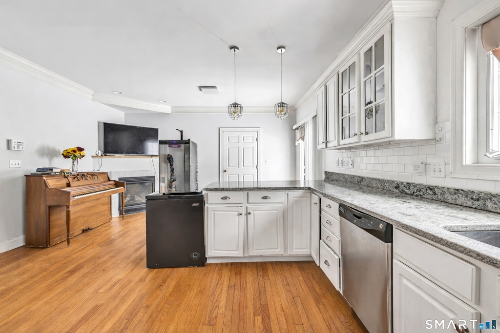 240 Highland Avenue - Photo 20