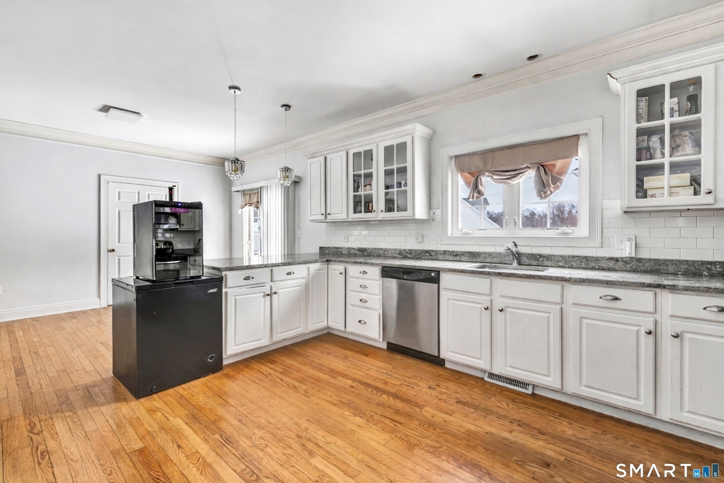 240 Highland Avenue - Photo 19