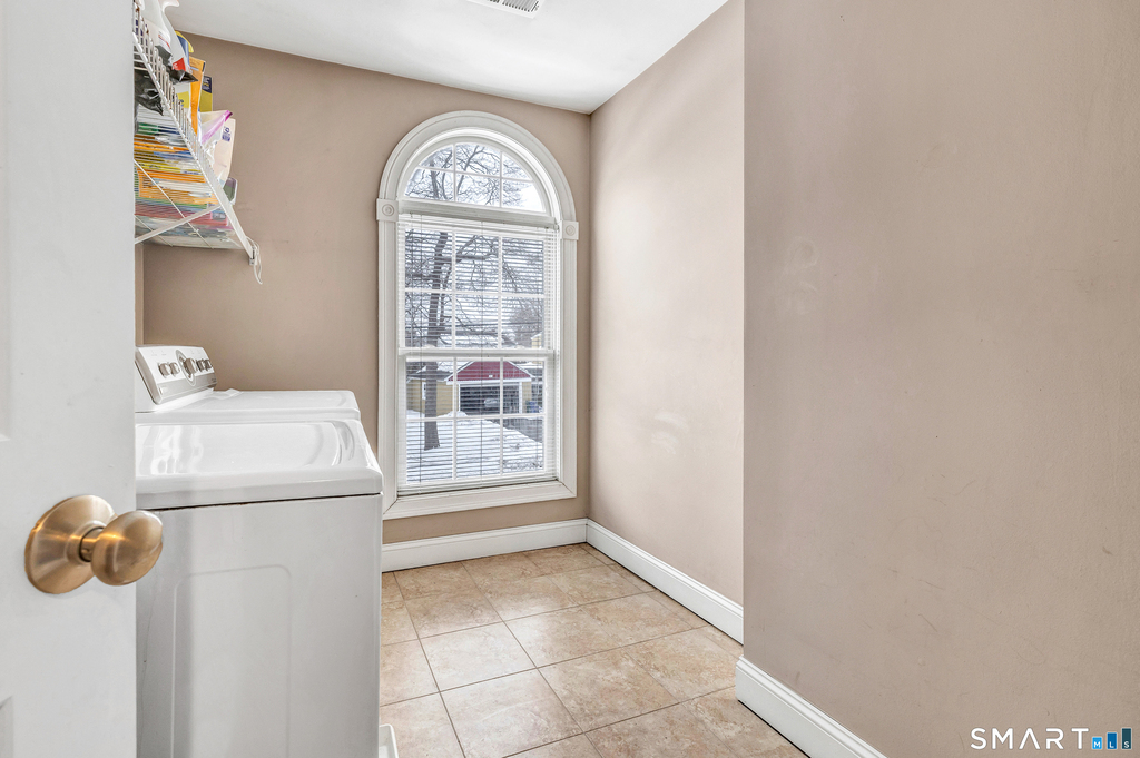 240 Highland Avenue - Photo 30