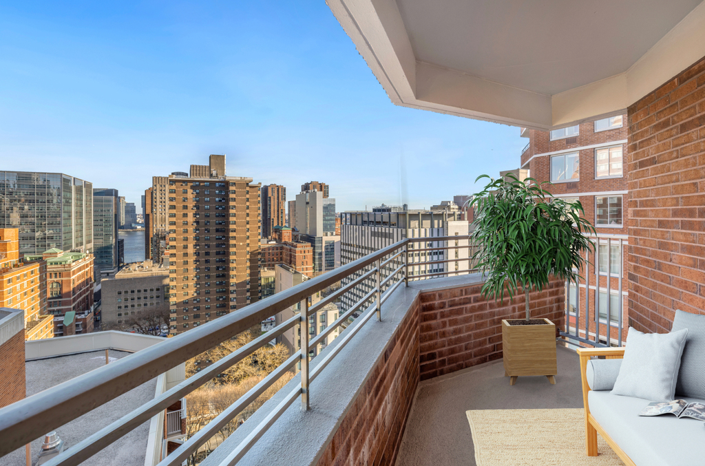 2nd Avenue - Photo 2