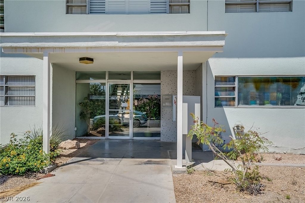 1700 Rexford Drive - Photo 12