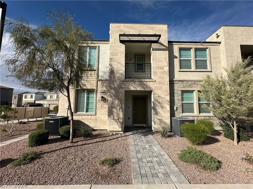 1132 Heliodor Avenue - Photo 0
