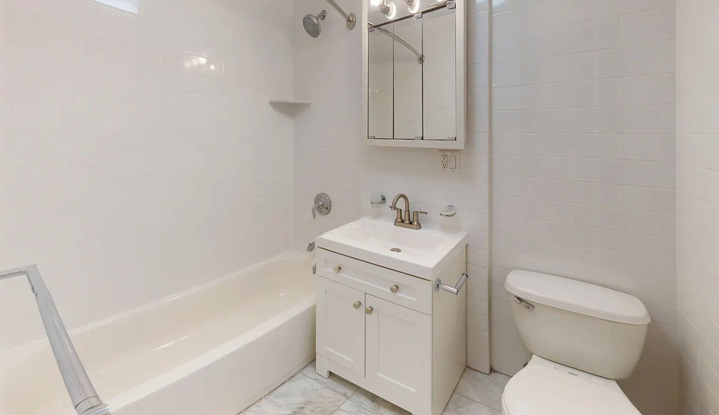 East 49th Street - Photo 5
