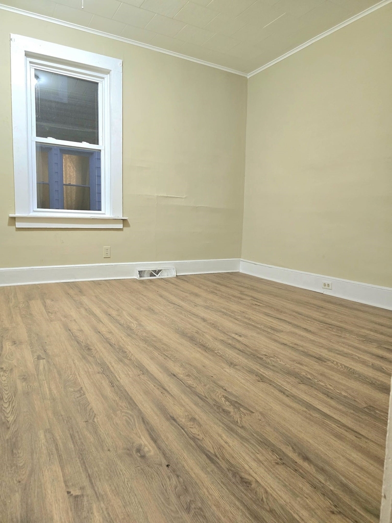 804 Broad St - Photo 7