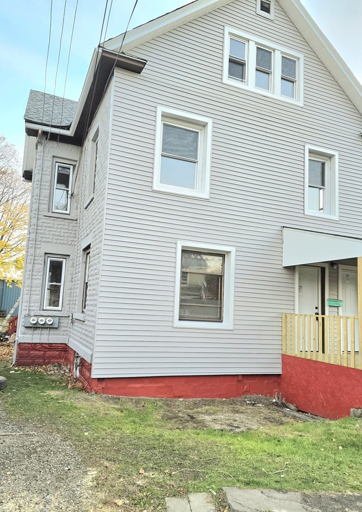 804 Broad St - Photo 2