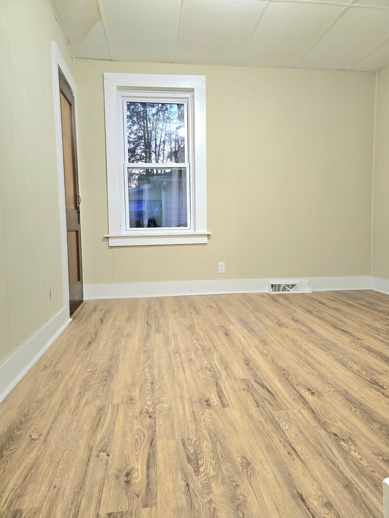 804 Broad St - Photo 5