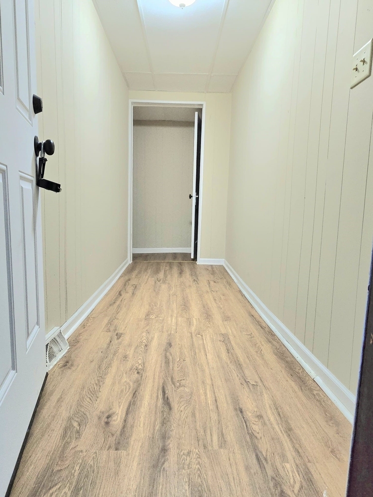 804 Broad St - Photo 3