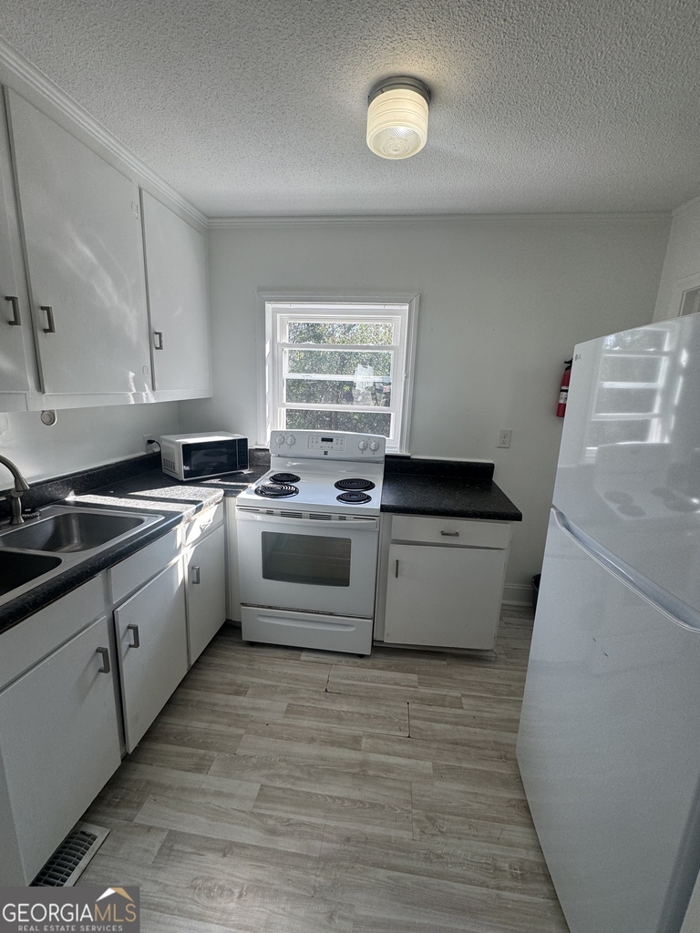 324 N Main Street - Photo 4