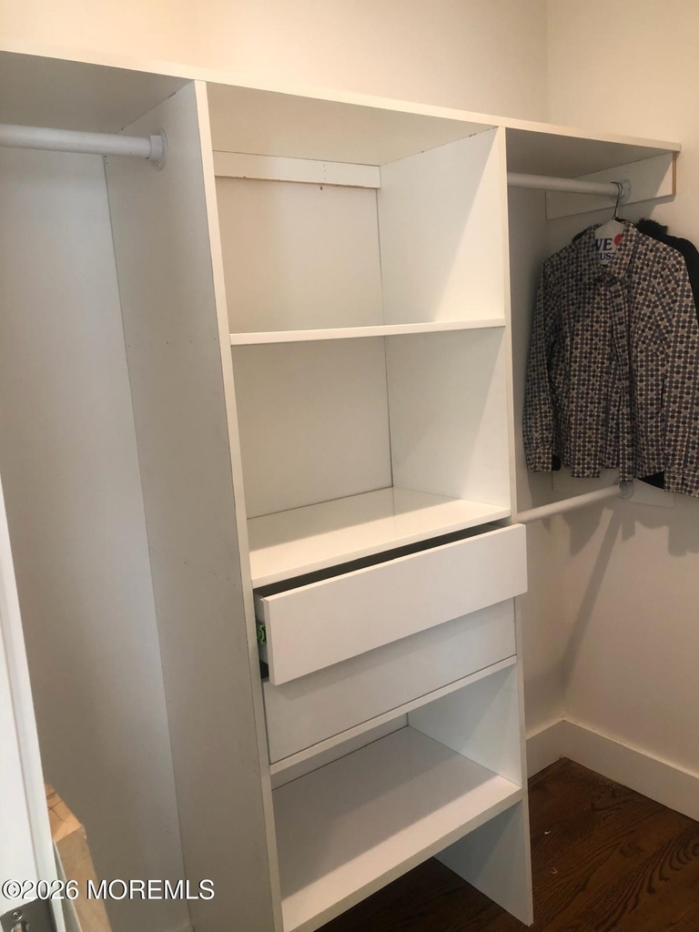 1004 Van Court Avenue - Photo 3