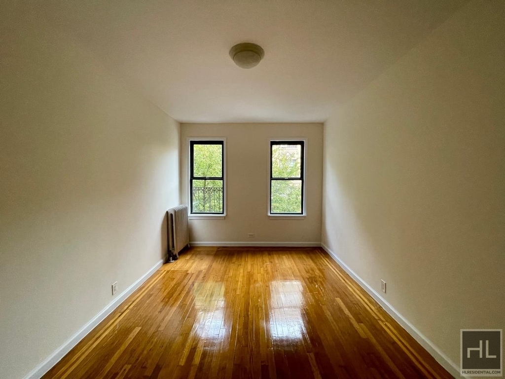 West 171st Street - Photo 8