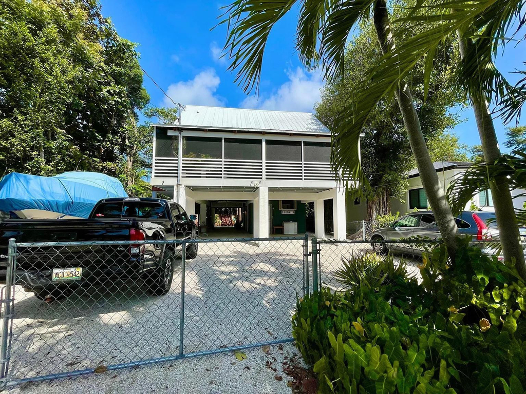 24 Bonita Avenue - Photo 0