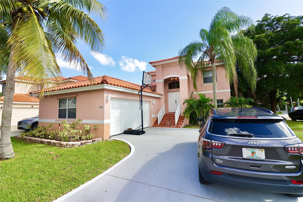 6602 Geneva Street - Photo 2