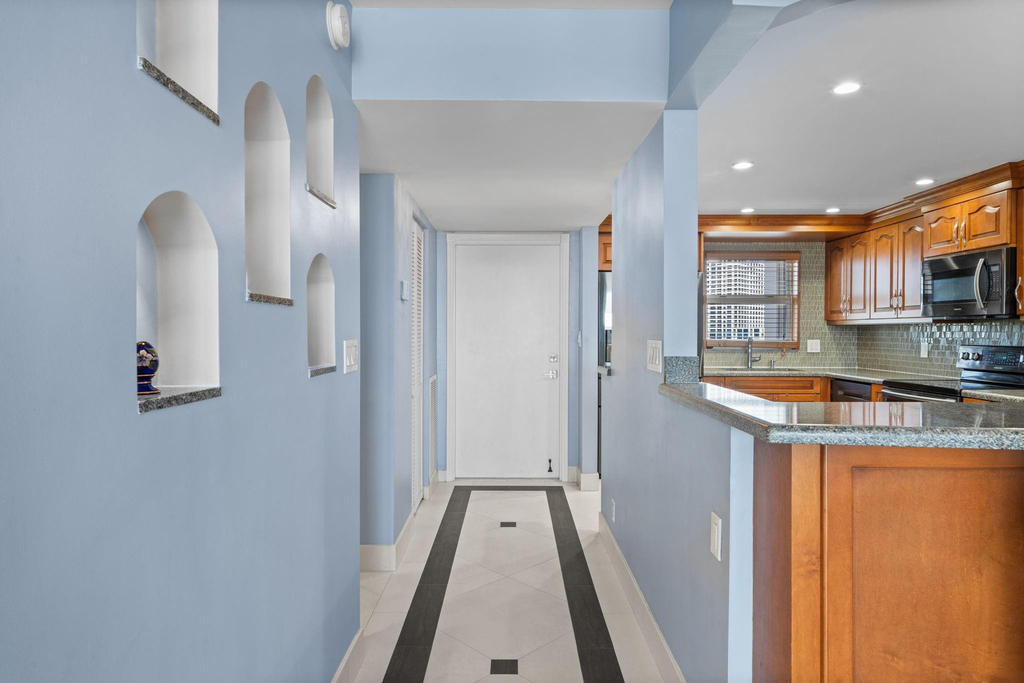 511 Bayshore Drive - Photo 4