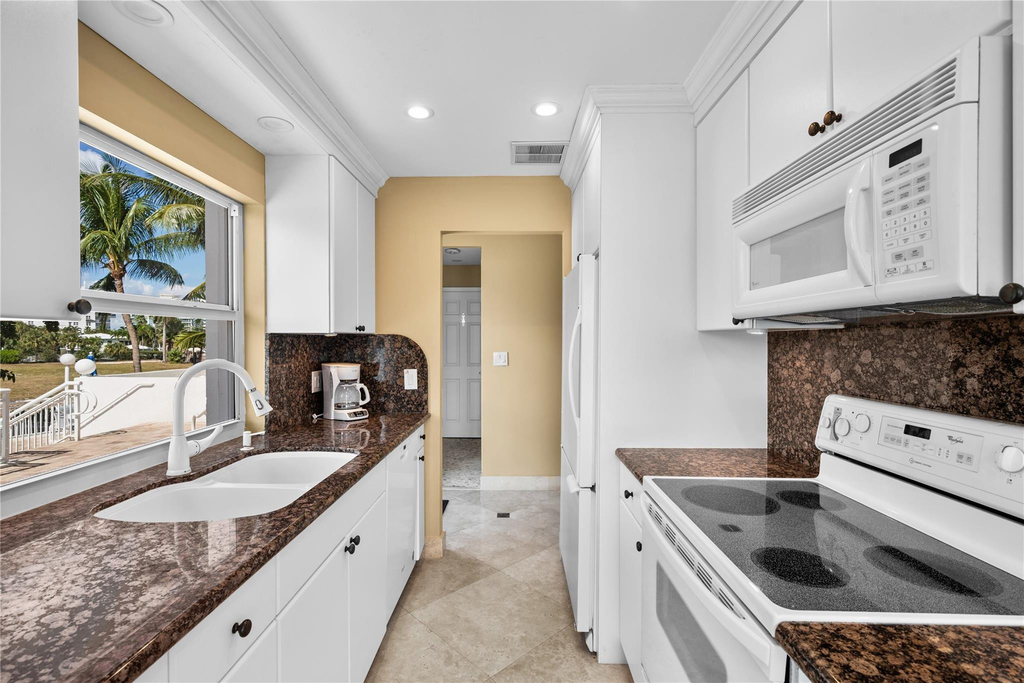 511 Bayshore Drive - Photo 33