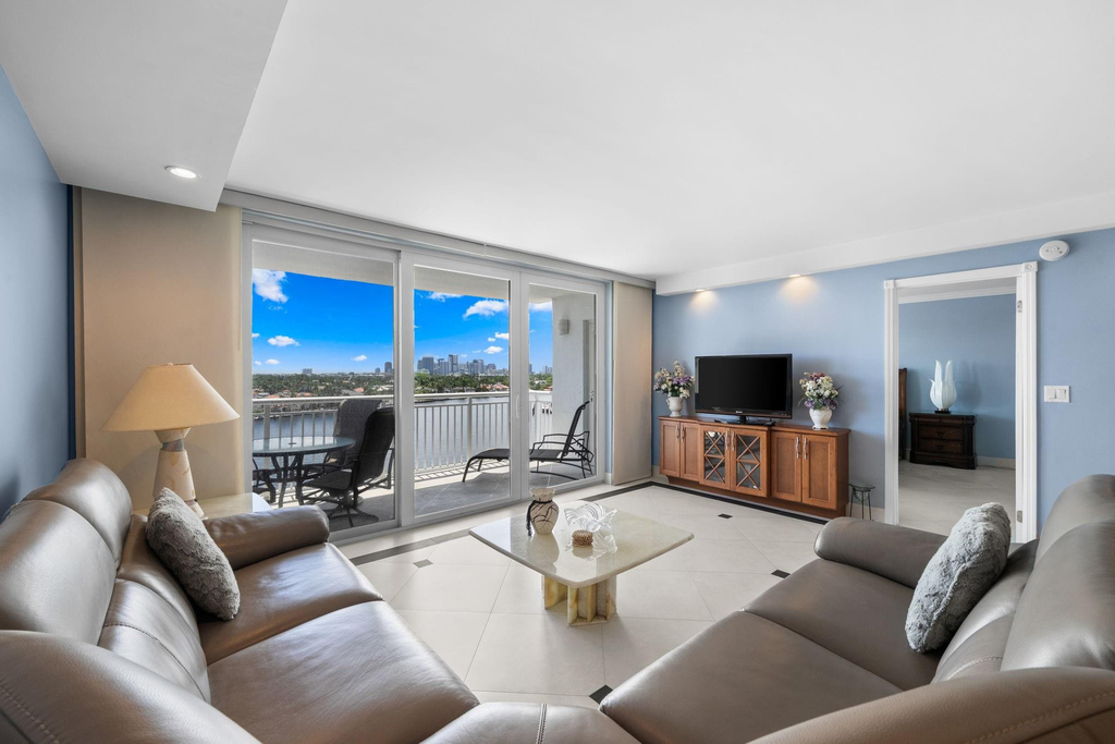 511 Bayshore Drive - Photo 1