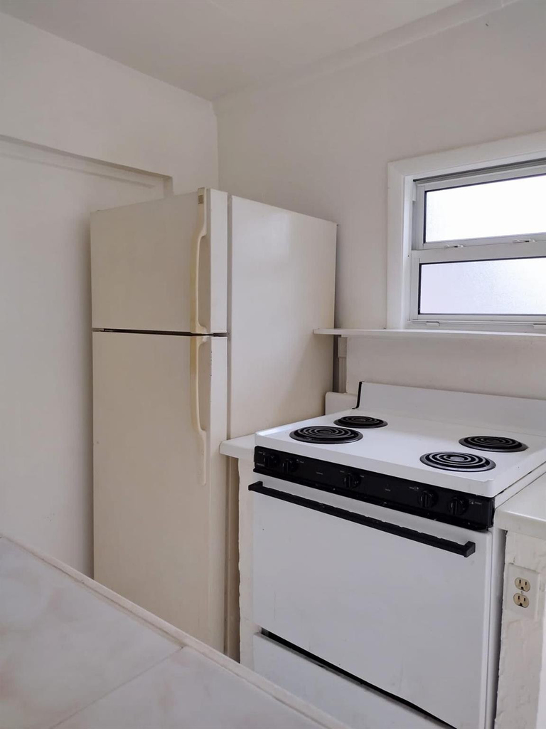 1707 Thomas Street - Photo 2
