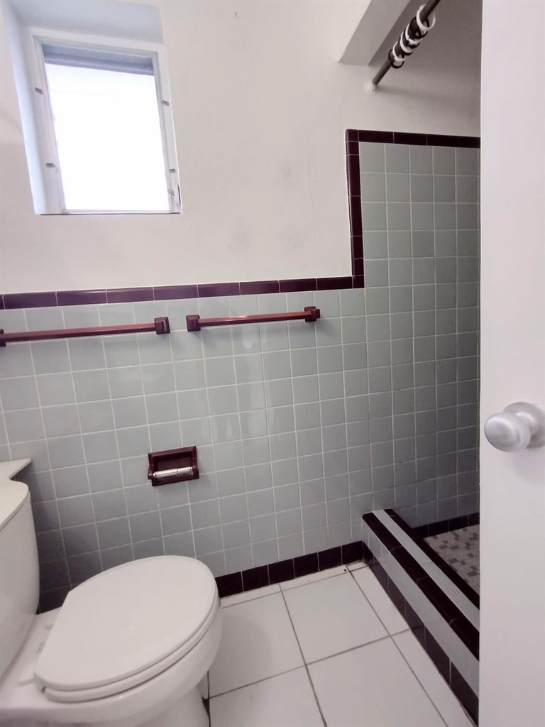 1707 Thomas Street - Photo 3