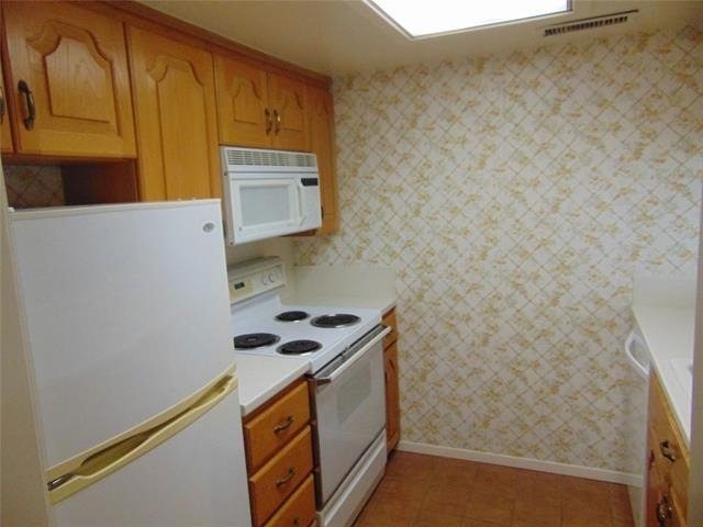 12806 Midway Road - Photo 2