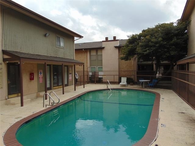 12806 Midway Road - Photo 17