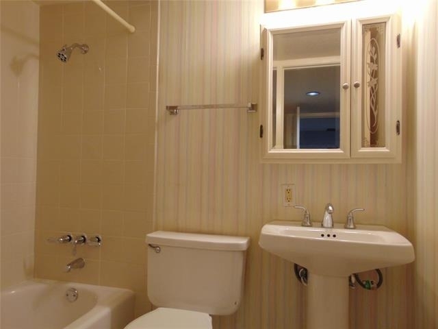 12806 Midway Road - Photo 7
