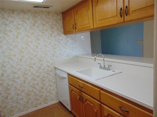 12806 Midway Road - Photo 10