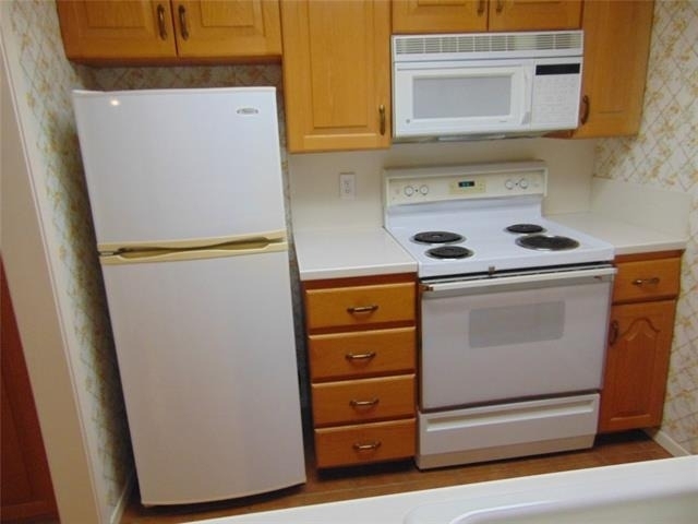 12806 Midway Road - Photo 11