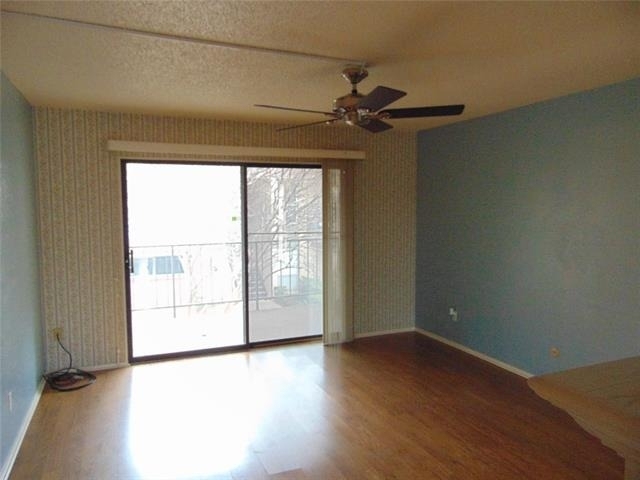 12806 Midway Road - Photo 8