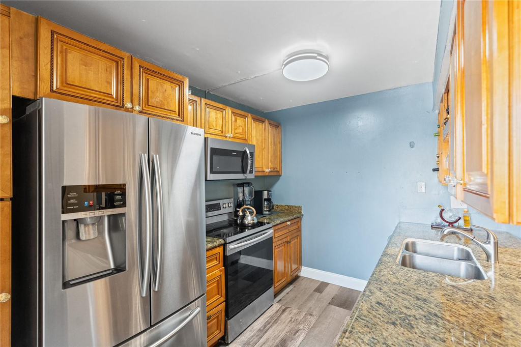 1600 Coral Avenue - Photo 6