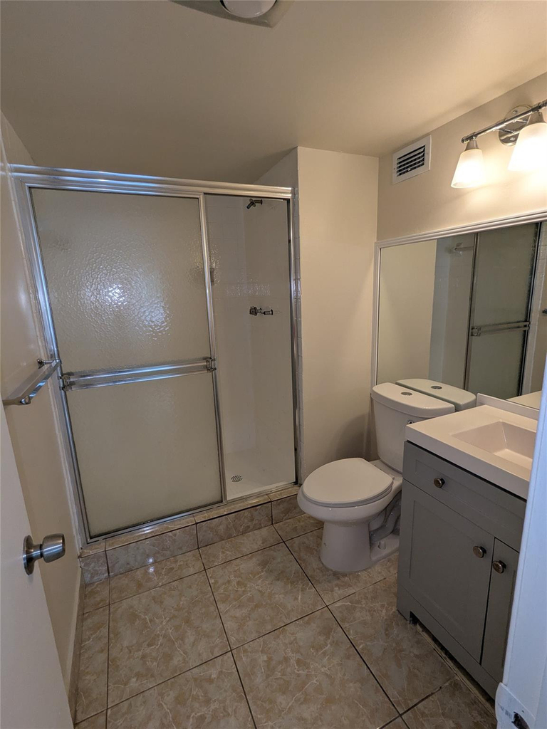 9800 Hollybrook Lake Drive - Photo 16