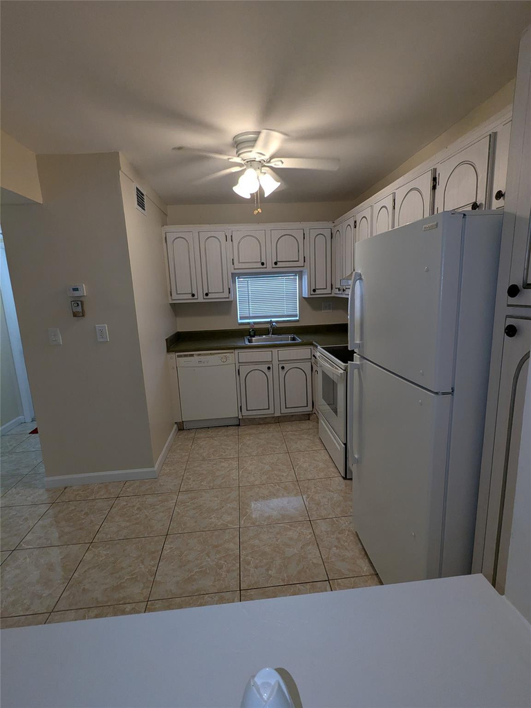 9800 Hollybrook Lake Drive - Photo 3