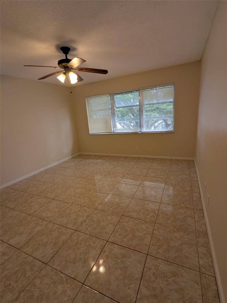 9800 Hollybrook Lake Drive - Photo 14